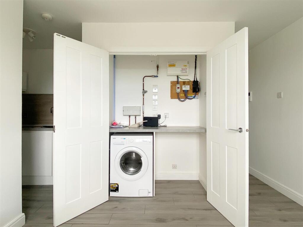 Additional image 4 of Buckingham Place - Modern Studio