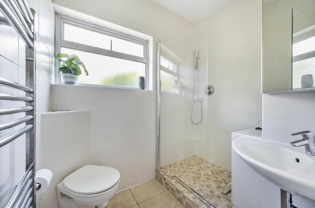 Additional image 16 of New Milton, Hampshire, BH25