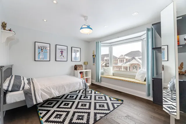 Additional image 25 of 984 Lancaster Blvd