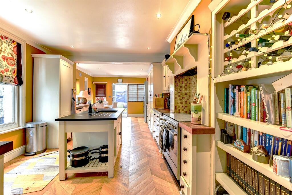 Additional image 23 of Navarino Road, Worthing, BN11