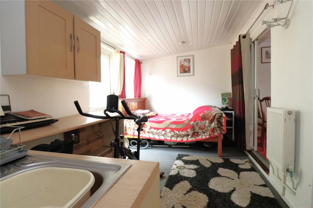 Additional image 9 of Willowdene Close, New Milton, Hampshire, BH25