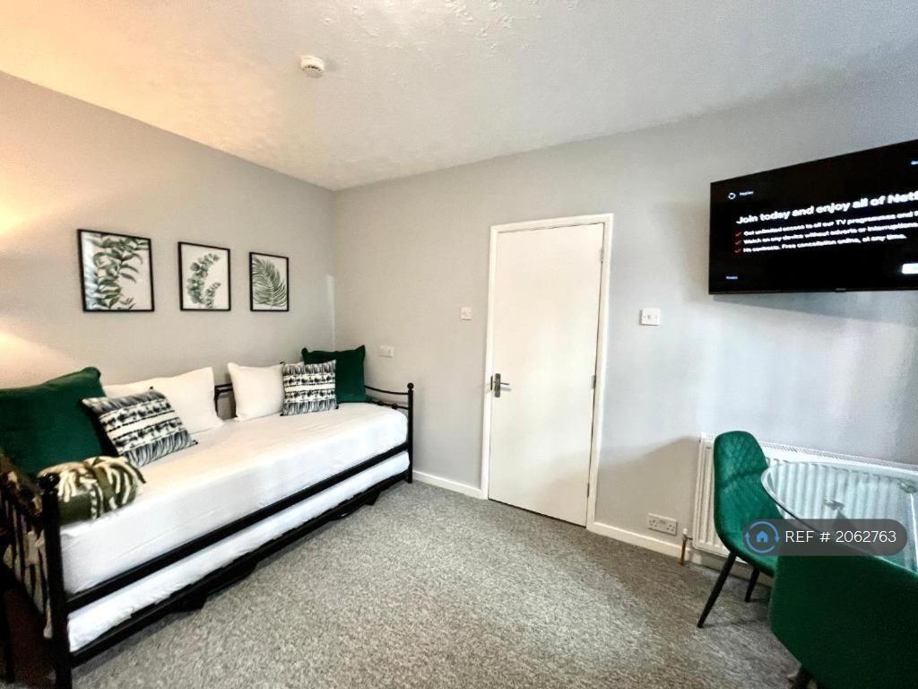 Additional image 5 of Deluxe Hotel Rooms, Brighton, BN3
