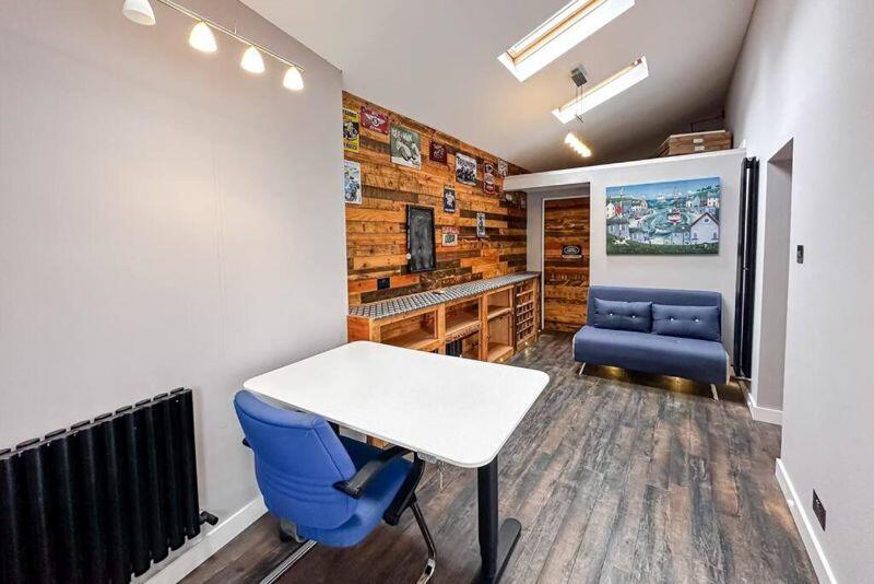 Additional image 24 of New Road, West Parley - Short Term let - £2500pcm