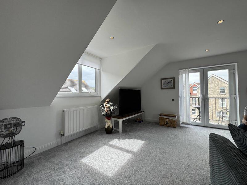 Additional image 11 of PRIME PENTHOUSE APARTMENT 5 MINS TO BEACH & TOWN WITH PARKING