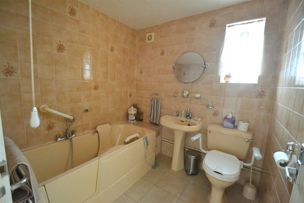 Additional image 18 of Sandbanks Way, Hailsham