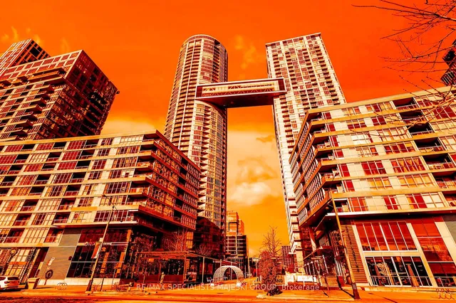 21 Iceboat Terr Unit 1705