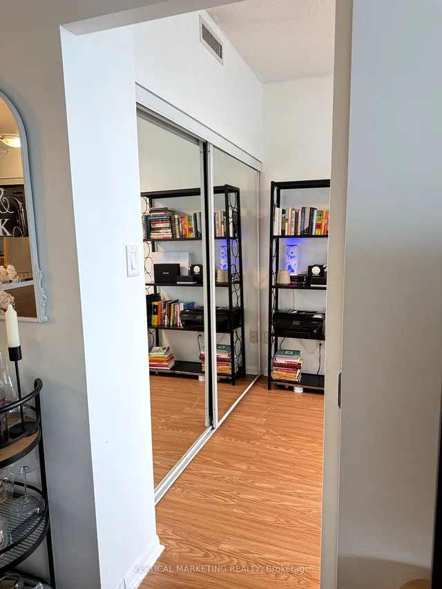 Additional image 22 of 38 Grenville St Unit 3101