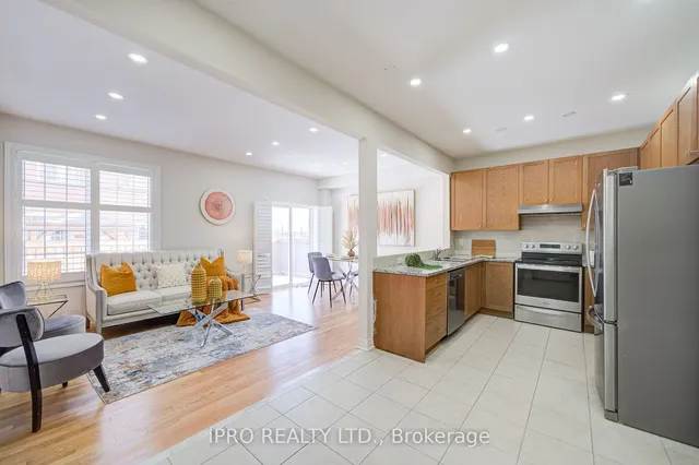 Additional image 9 of 566 Bessborough Dr