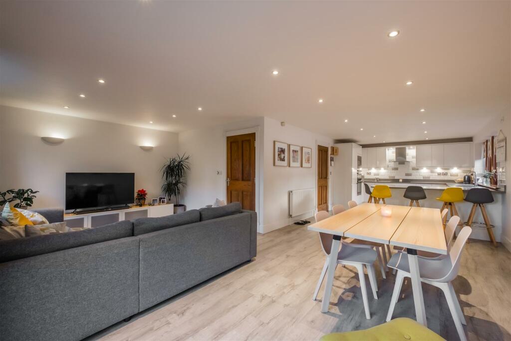 Additional image 7 of Rustless Close, Cleckheaton, BD19 6JU