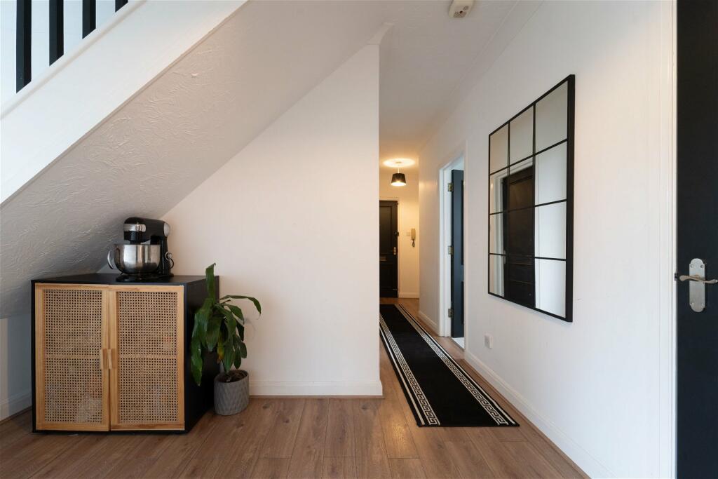 Additional image 2 of Avon Manor, Purewell, Christchurch, BH23 1EP