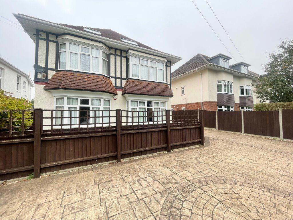 LOWTHER ROAD, CHARMINSTER (P03141)