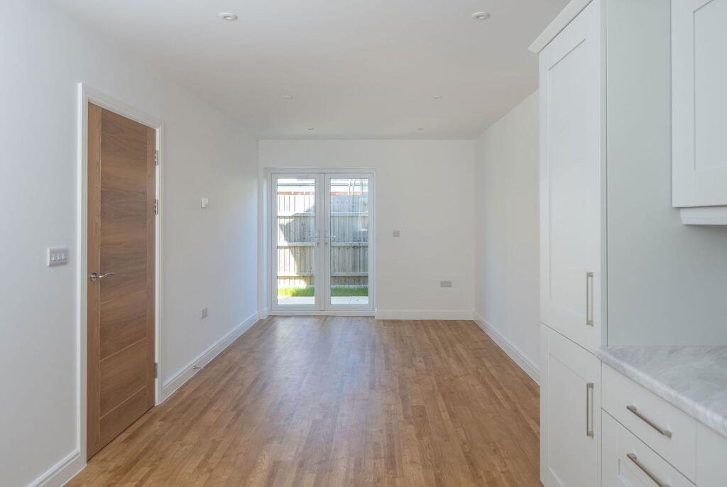 Additional image 12 of Clarendon Road, Christchurch, BH23