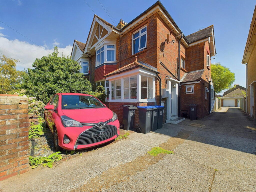 Bruce Avenue, Worthing, BN11