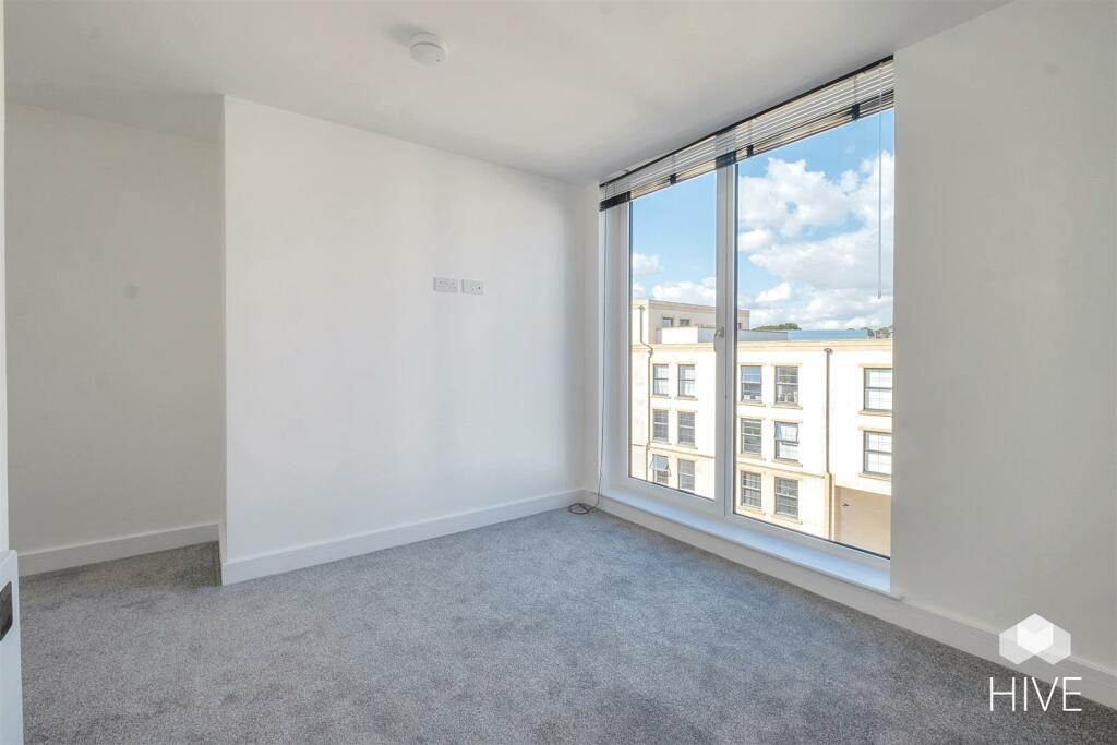 Additional image 11 of The Sloop, Commercial Road, Poole