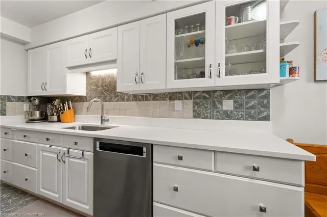 Additional image 6 of 201 Queen Victoria Dr Unit 137