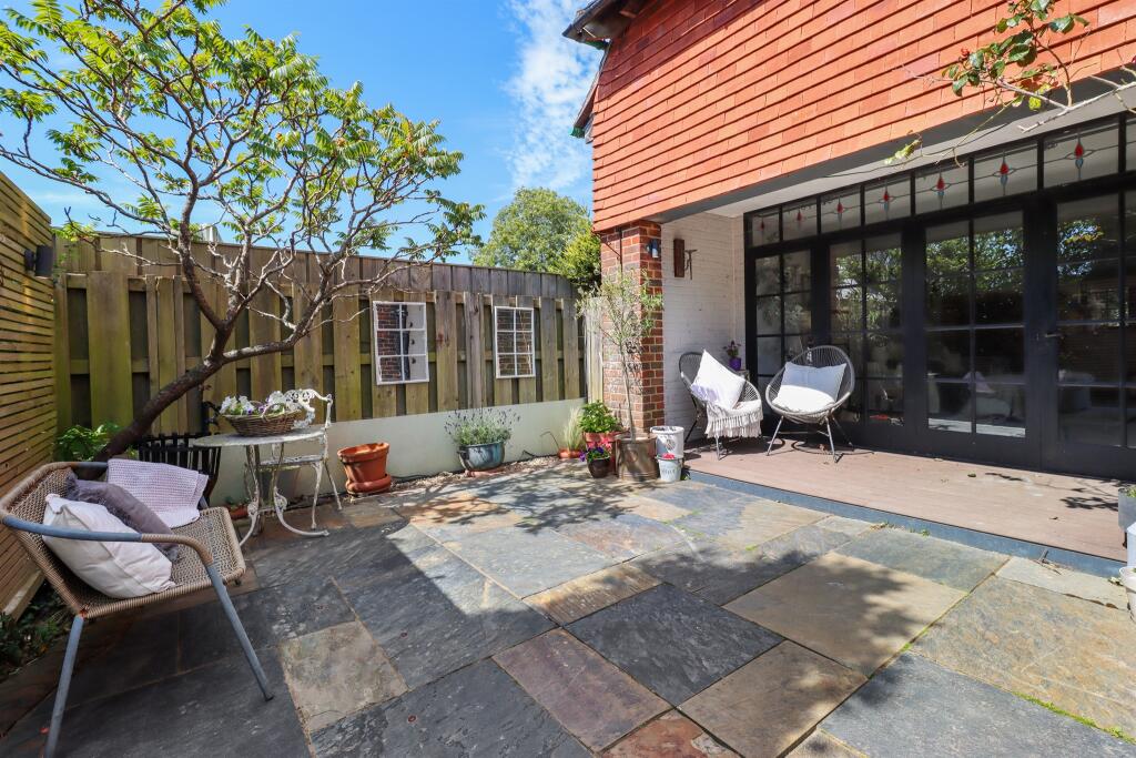 Additional image 23 of London Road, Hailsham