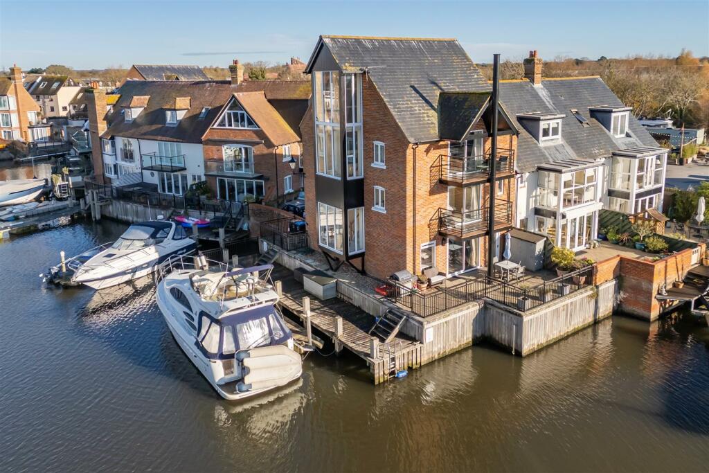 Additional image 20 of Rossiters Quay, Christchurch