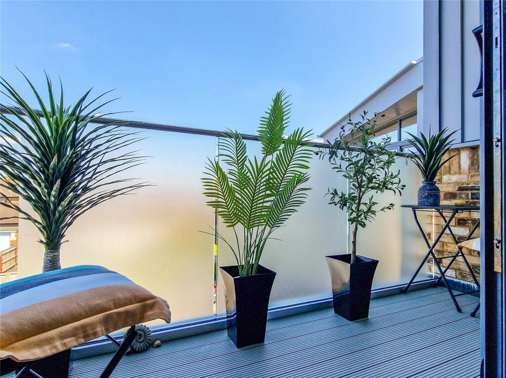 Additional image 25 of Waterford Road, Highcliffe, Christchurch, Dorset, BH23