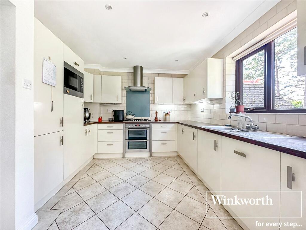 Additional image 3 of Evening Glade, Ferndown, Dorset, BH22