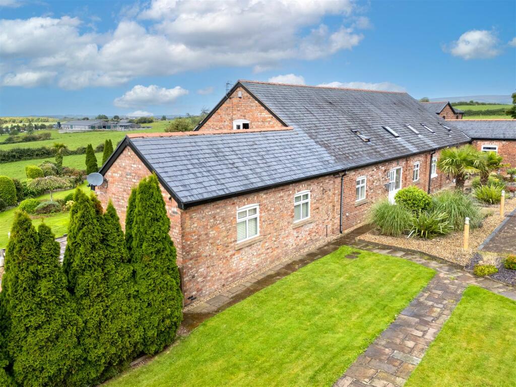 Additional image 103 of Saddlers Barn, Plodder Lane, Bolton