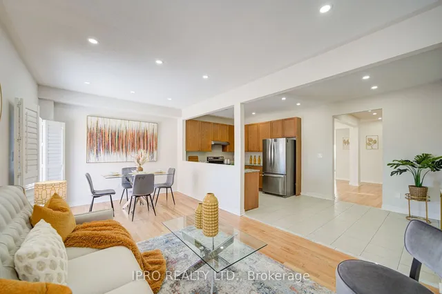 Additional image 16 of 566 Bessborough Dr