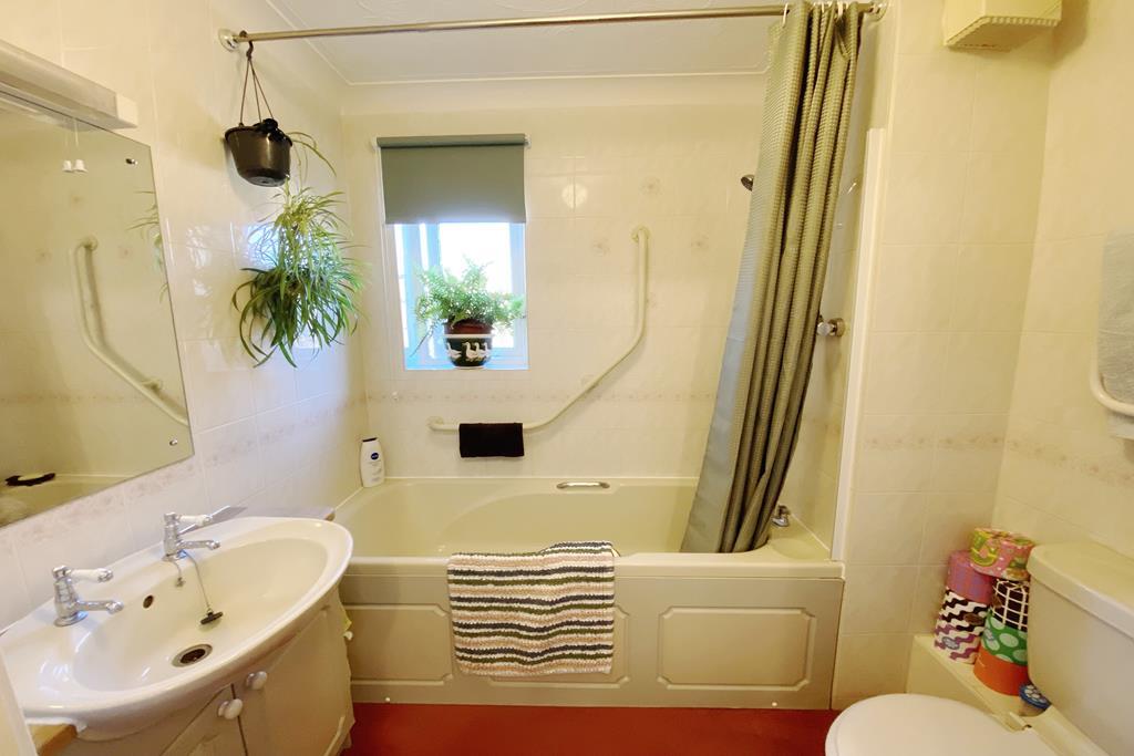 Additional image 12 of Flat 22, Pinewood Court, West Moors, Ferndown, Dorset