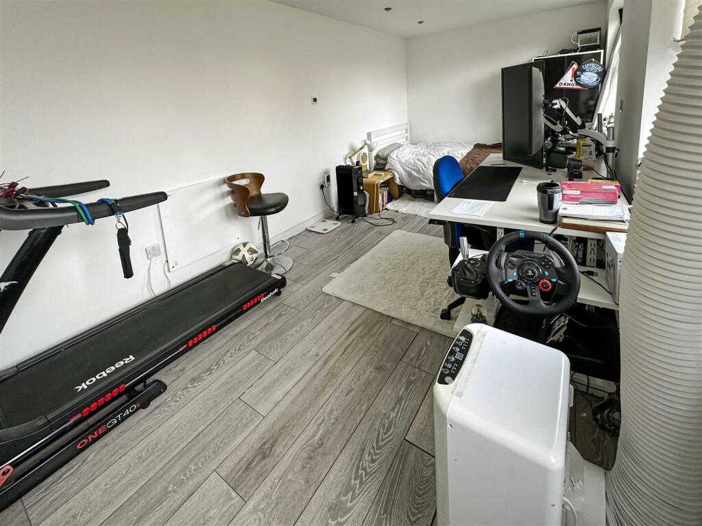 Additional image 4 of Hinchliff Drive, Wick, Littlehampton