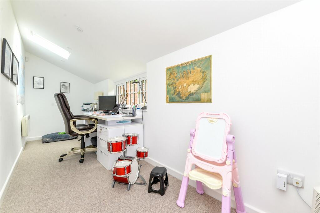 Additional image 16 of York Avenue, New Milton, Hampshire, BH25