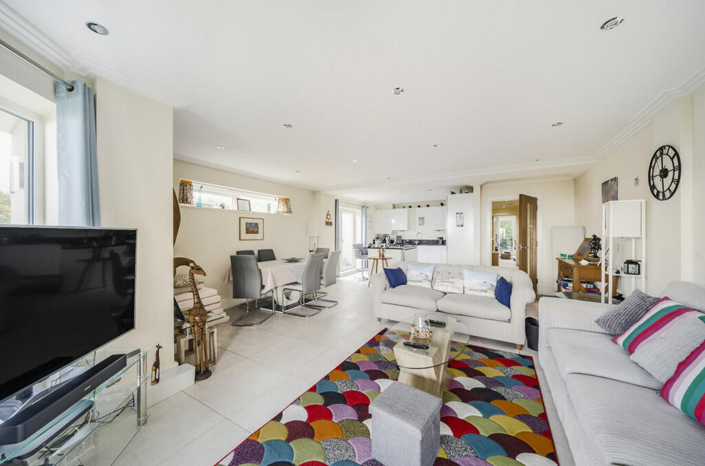 Additional image 5 of Boscombe Overcliff Drive, Bournemouth, Dorset