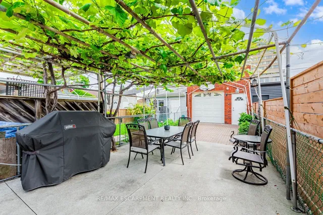 Additional image 26 of 11 Alma Ave