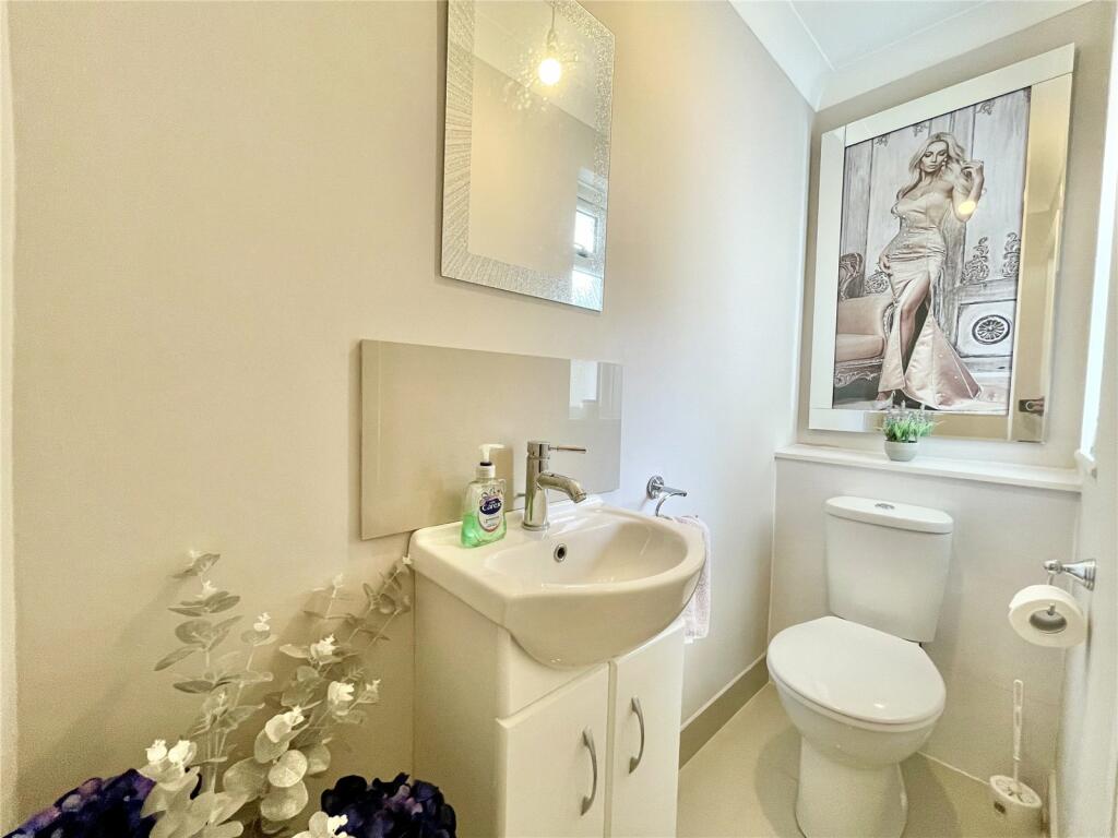 Additional image 17 of Oakwood Road, Highcliffe On Sea, Christchurch, Dorset, BH23