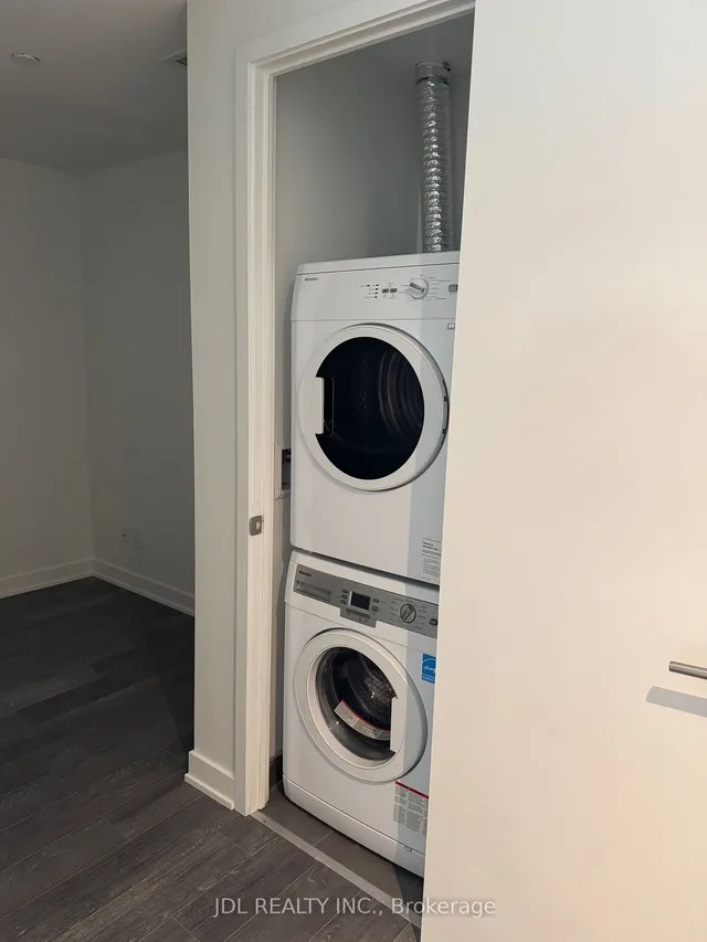 Additional image 8 of 185 Roehampton Ave Unit 1912