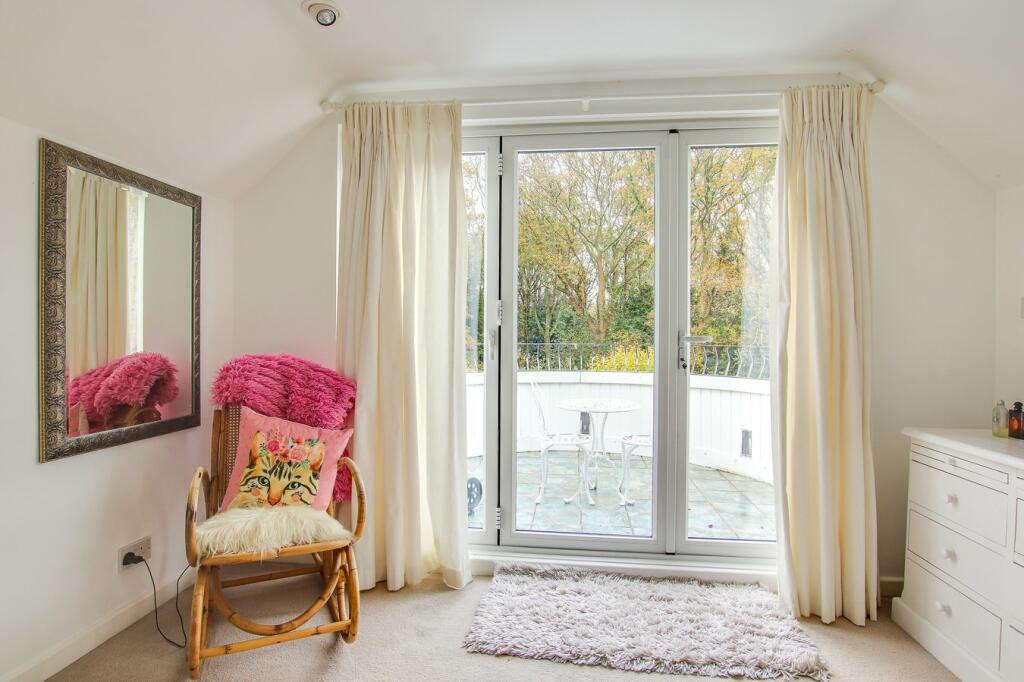 Additional image 16 of Elphinstone Road, Highcliffe, Christchurch, BH23