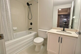 Additional image 5 of 604-438 King St W