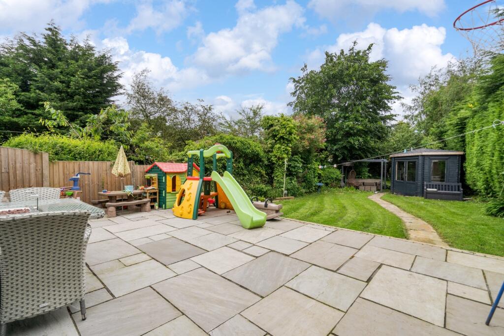 Additional image 28 of Spacious 5 Bed House with 2 Bathrooms On The Sought-After Heathfield Drive, Bolton