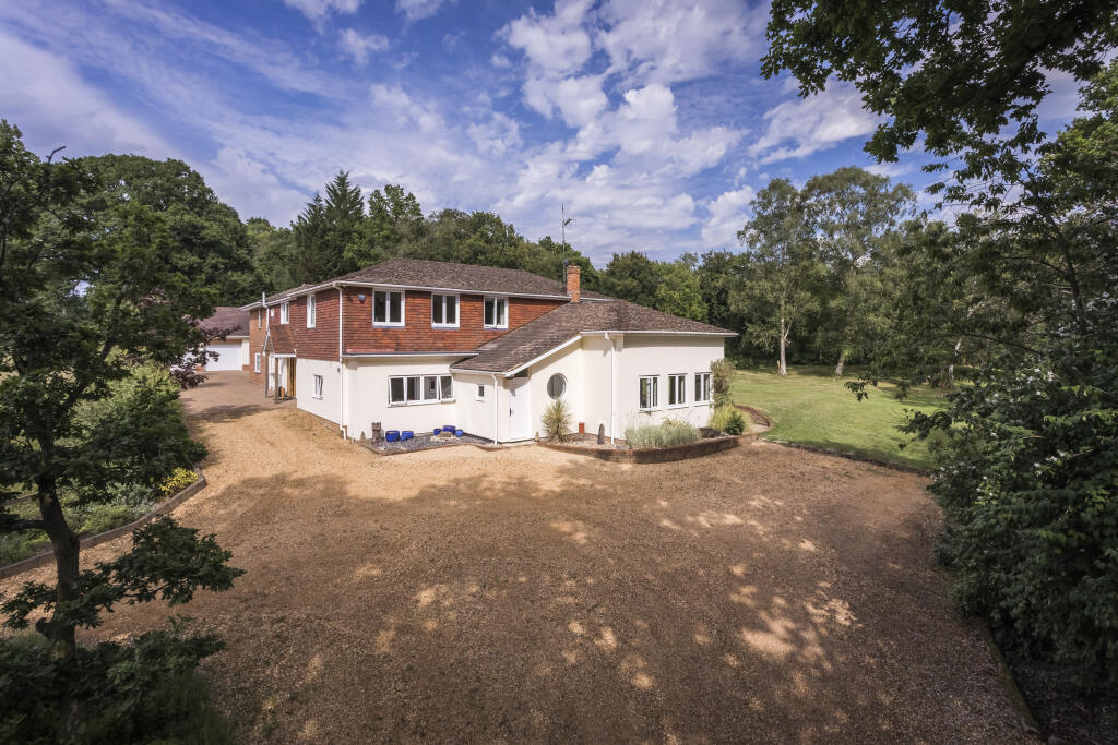 Additional image 16 of Forest Lane, RINGWOOD, BH24