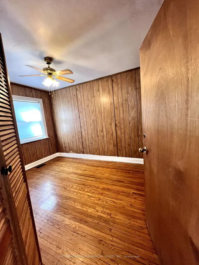 Additional image 6 of 2109 Lawrence Ave