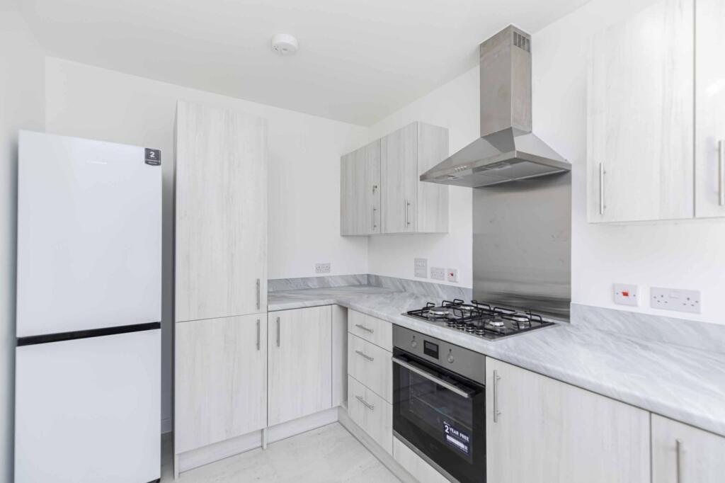 Additional image 7 of 280b Lymington Road, Highcliffe, Dorset. BH23 5ET