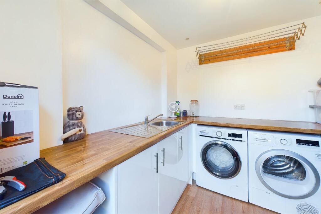 Additional image 16 of Twin Oaks Close, Broadstone, Dorset, BH18