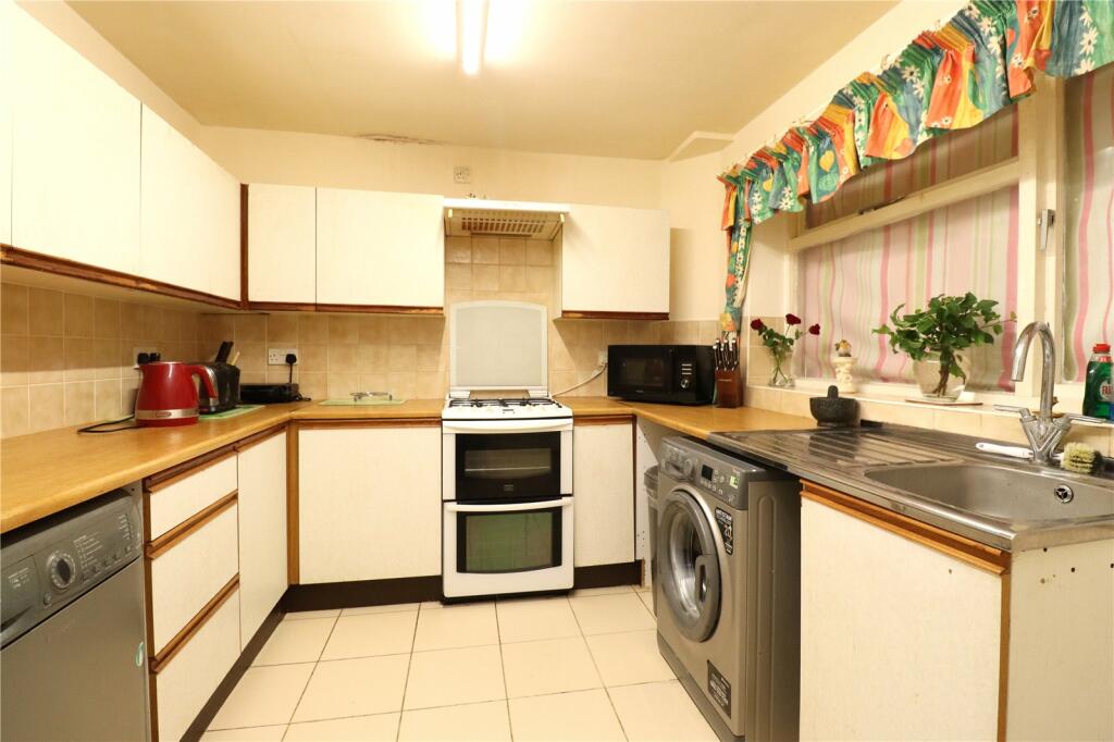 Additional image 2 of Willowdene Close, New Milton, Hampshire, BH25