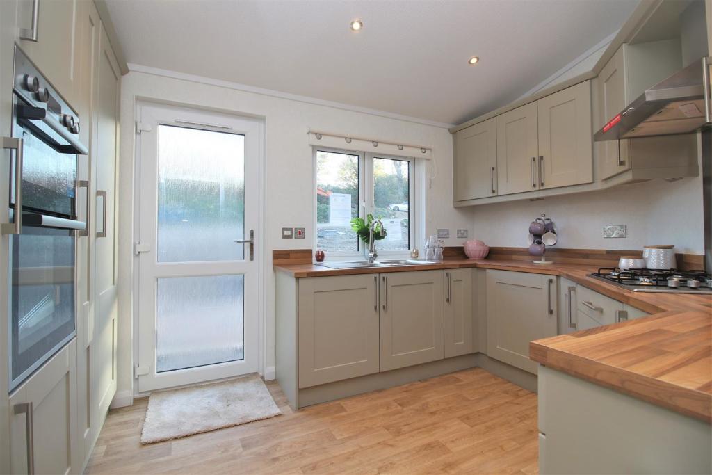 Additional image 10 of New Milton Heights, Walkford Lane, New Milton, Hampshire, BH25