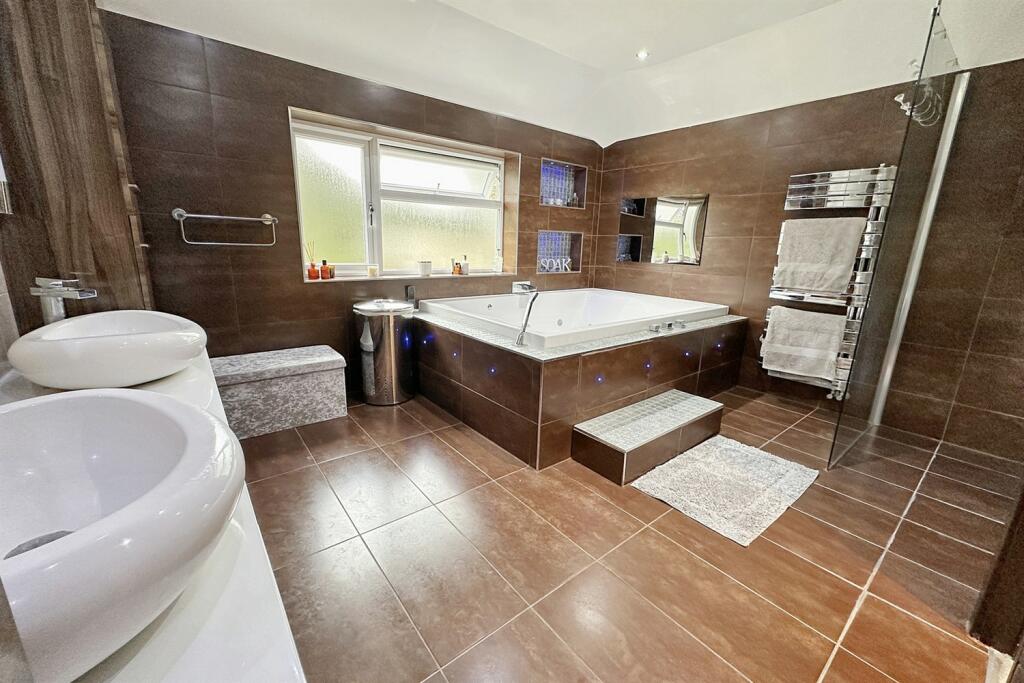 Additional image 23 of Golf Links Road