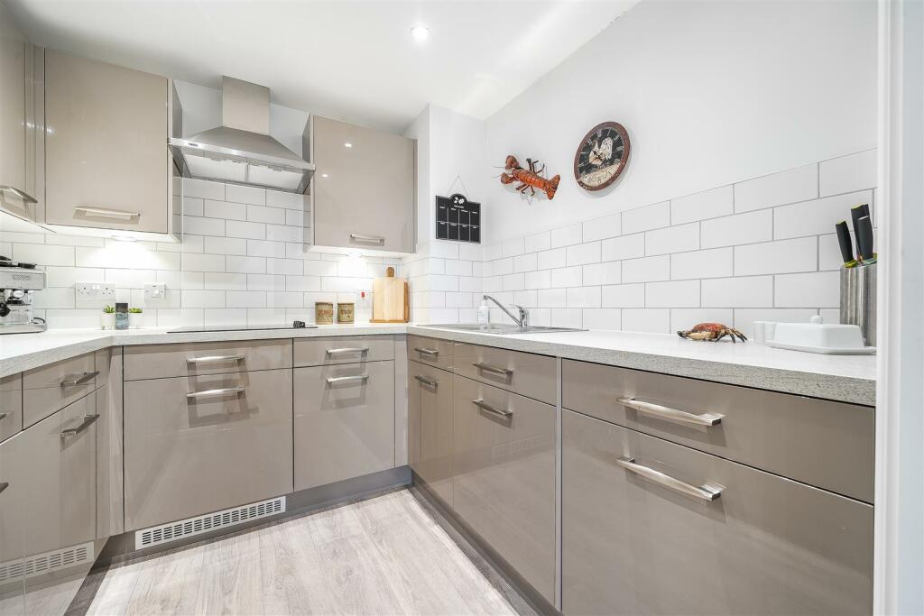 Additional image 4 of Hale Lodge, Littlehampton