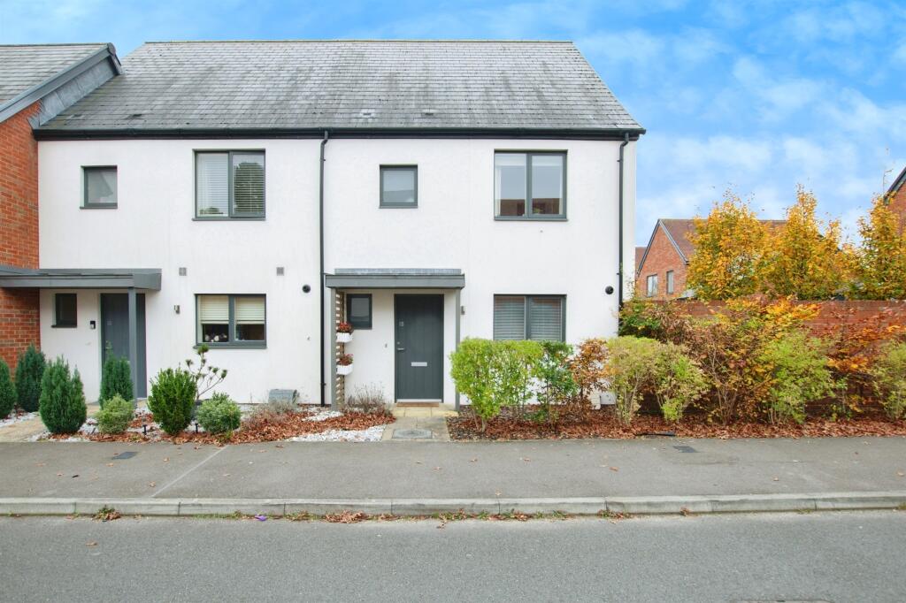 Victory Way, St. Leonards, Ringwood