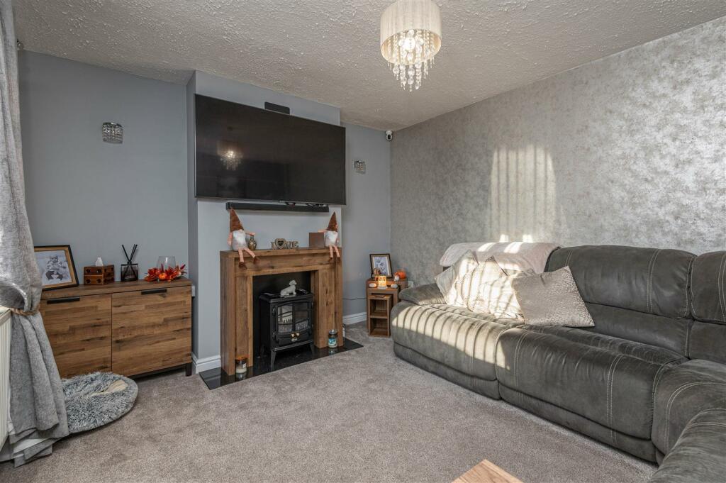 Additional image 4 of Saxton Avenue, Bradford