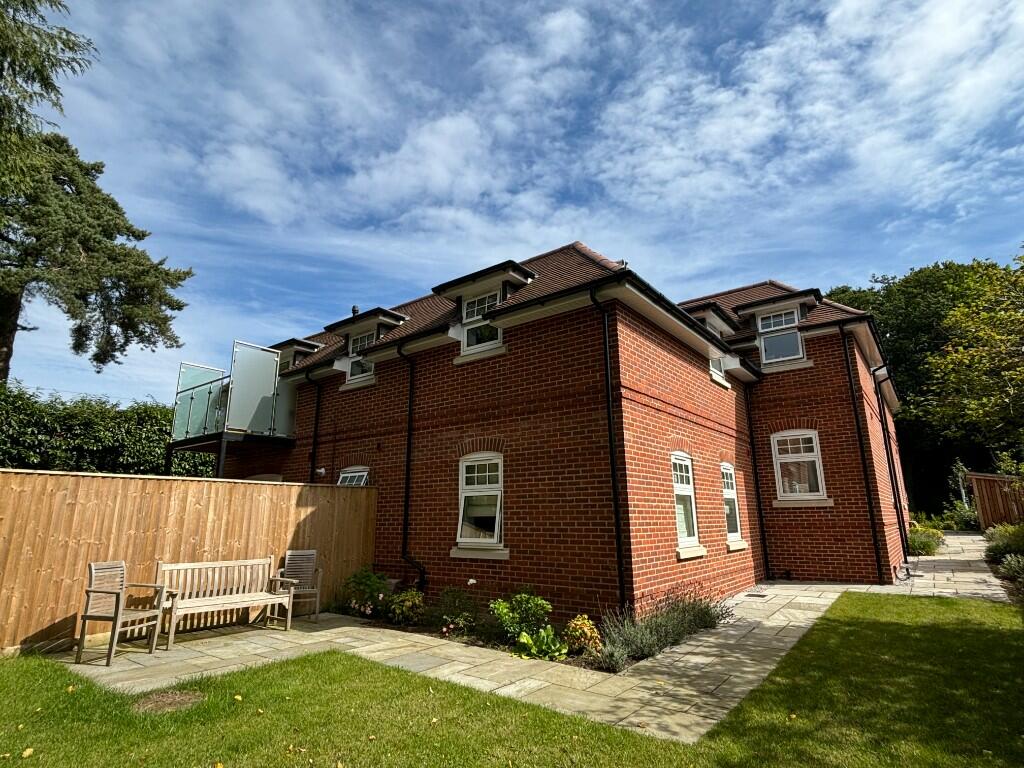 Additional image 12 of BH18 WOODLAND VIEW, Central Broadstone