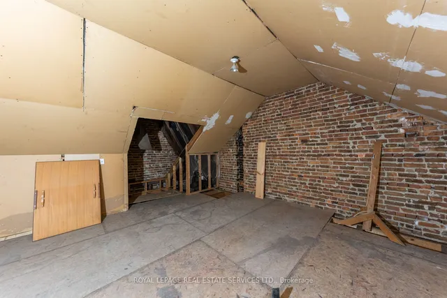 Additional image 32 of 141 Dovercourt Rd