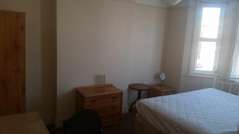 Additional image 4 of STUDENT HOUSE - 2 ROOMS AVAILABLE NOW