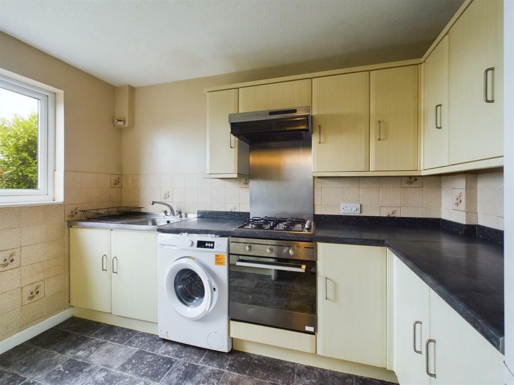 Additional image 4 of Lynchet Close