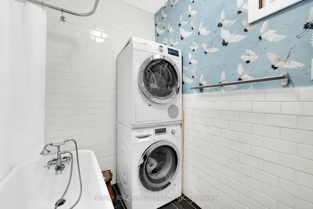 Additional image 34 of 33 Mayflower Ave